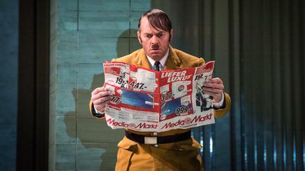 Mit rollendem "R". Kristian Bader als Adolf Hitler.