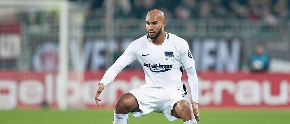 Der Mann mit den langen Beinen. John Anthony Brooks ist diesen Tagen die Konstante in Herthas Abwehr.