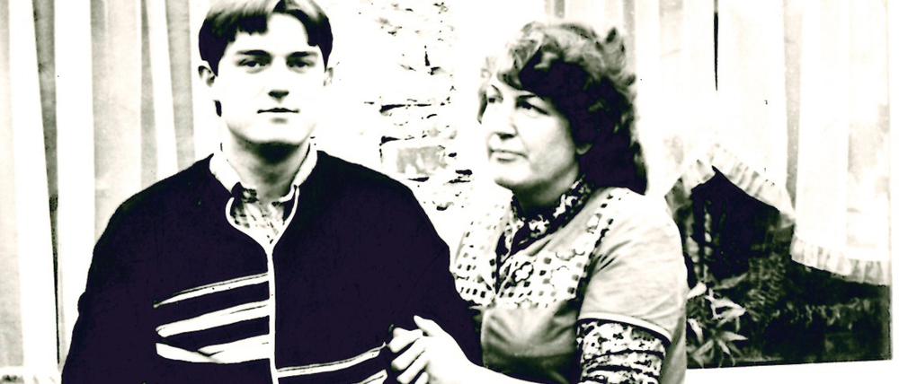 Eng verbunden. Irmgard Bittner und ihr mittlerer Sohn Michael auf einem Bild aus den 1980er Jahren.