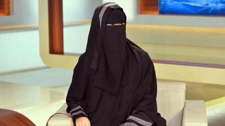 Nora Illi, Frauenbeauftragte des "Islamischen Zentralrats Schweiz", bei der ARD-Talksendung "Anne Will"