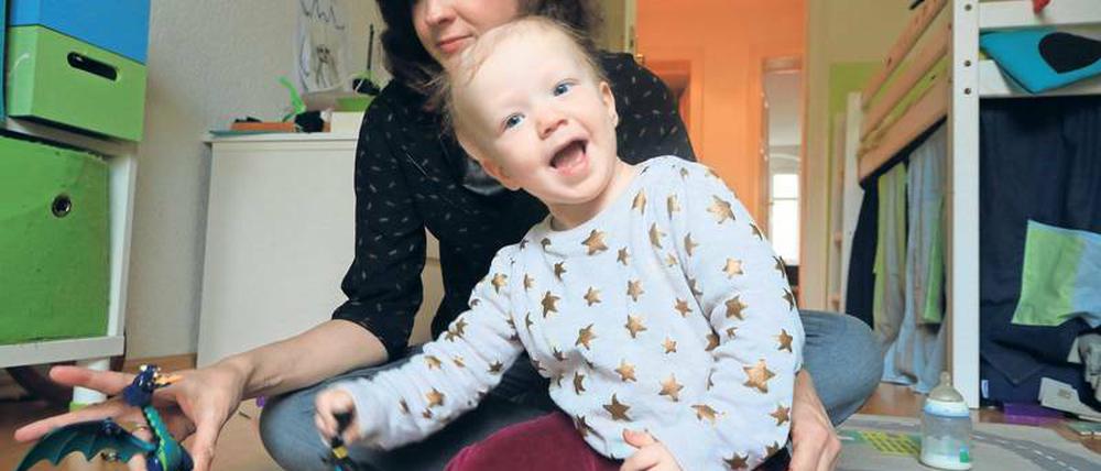 Die kleine Olivia hatte einen seltenen Hirntumor. Die vierte Phase ihrer Chemotherapie an der Berliner Charité wurde verschoben