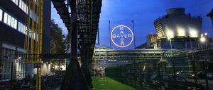 Schlechte Nachrichten kann Bayer jetzt gar nicht gebrauchen. Der Konzern ist mit der Übernahme des Saatgutherstellers Monsanto beschäftigt. 