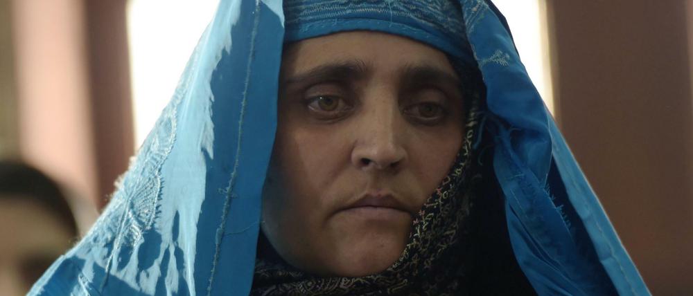 Sharbat Gula bei ihrer Abschiebung am Mittwoch.