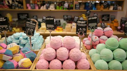 Produktion in Deutschland. Das britische Unternehmen Lush betreibt in Düsseldorf eine Fabrik.