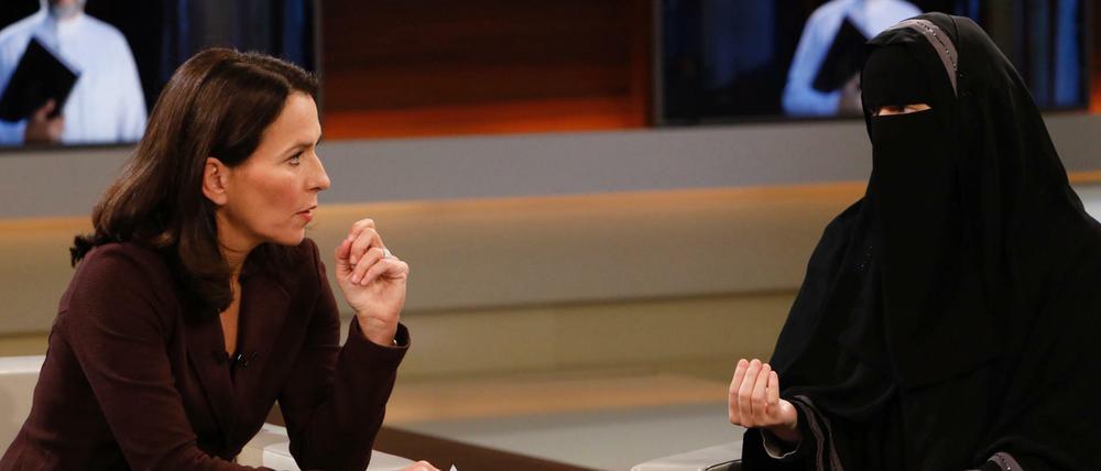 „Anstößige Inhalte“ nannte Moderatorin Anne Will (links) die Aussagen der islamistischen Fundamentalistin Nora Illi in ihrer Talkshow.