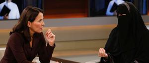 „Anstößige Inhalte“ nannte Moderatorin Anne Will (links) die Aussagen der islamistischen Fundamentalistin Nora Illi in ihrer Talkshow.