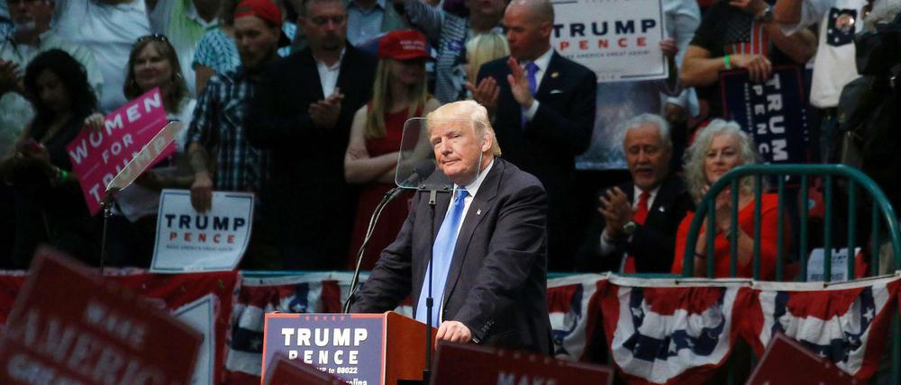 Donald Trump vor Anhängern in North Carolina am Donnerstag. 