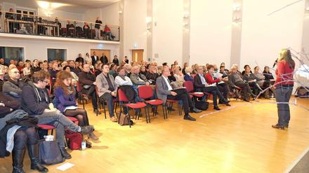 Der Saal der Treffpunktgemeinde war am Donnerstagabend voll.