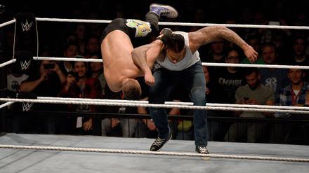Sieht "echt" aus. So weit man so was beim Wrestling sagen kann.