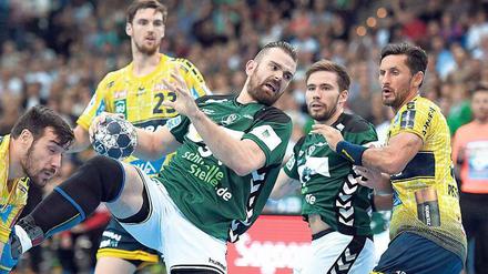 Nach vorne geworfen. Leipzig und Alen Milosevic (Mitte) haben im zweiten Jahr nach dem Aufstieg Kontakt zur Bundesliga-Spitzengruppe aufgenommen.