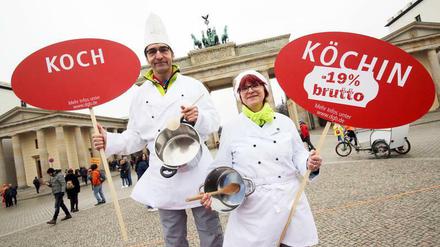 Gleicher Lohn für gleiche Arbeit? Noch lange nicht. Eine Protestveranstaltung zum Equal Pay Day in Berlin.