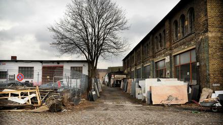 Das Dragonerareal hinterm Finanzamt Kreuzberg ist noch ganz authentisches Nachkriegs-Berlin.