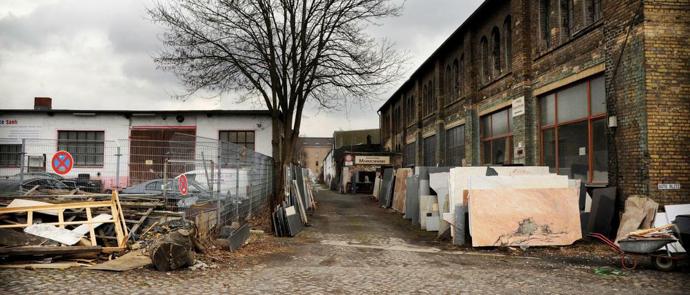 Das Dragonerareal hinterm Finanzamt Kreuzberg ist noch ganz authentisches Nachkriegs-Berlin.