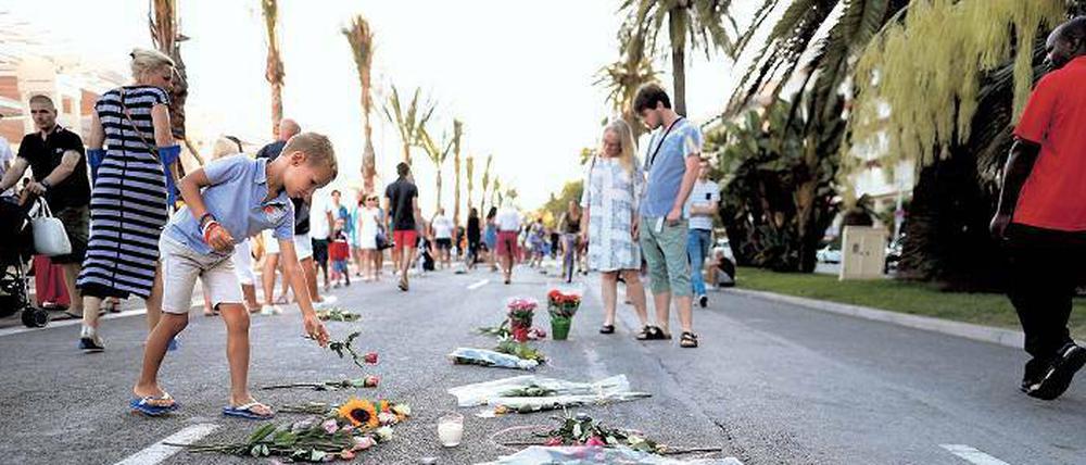 Gedenken. 85 Menschen starben beim Attentat an der Promenade des Anglais.