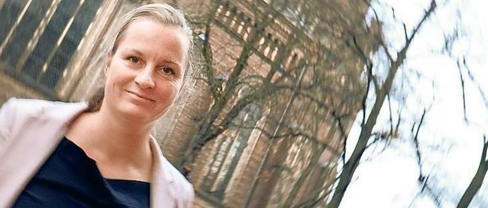 Die "Europäische Bewegung Deutschland" ehrt die 37-jährige Adriana Lettrari als "Frau Europas 2016". Die Politikwissenschaftlerin vernetzt sich mit anderen, die zur Wendezeit erwachsen wurden.