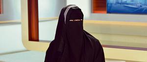 Nora Illi, Frauenbeauftragte des "Islamischen Zentralrats Schweiz", bei Anne Will. Kritiker werfen ihr Kriegspropaganda vor.