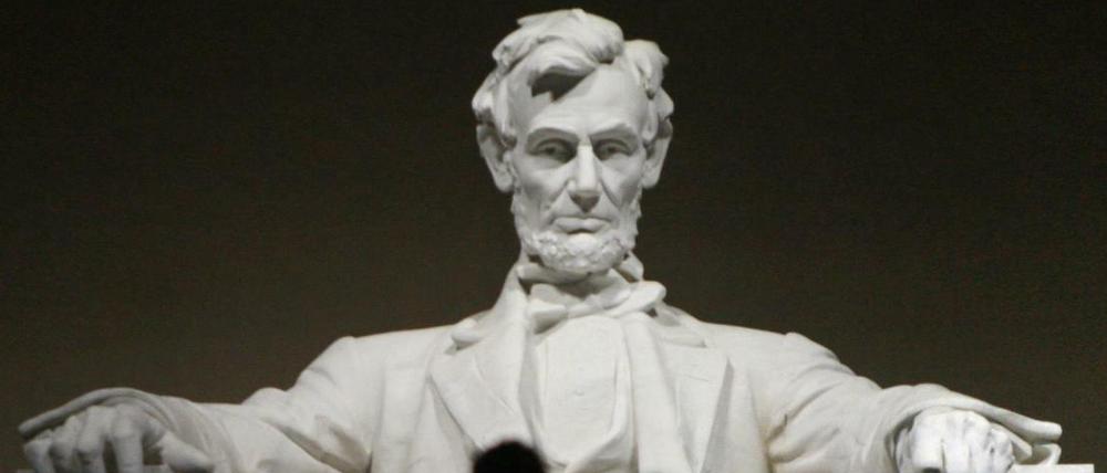 Besucher vor dem Abraham Lincoln Memorial in Washington. 