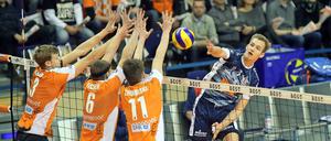 Gut geblockt. Die Volleys hatten gegen Lüneburg kaum Probleme.