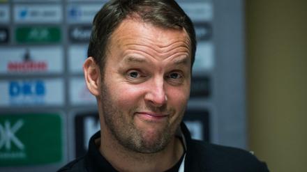Pokerface. Dagur Sigurdsson könnte Trainer in Japan werden. Er selbst erklärt: Ich habe dazu nichts zu sagen."