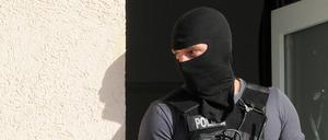 Die Polizei durchsuchte Wohnungen in mehreren Bundesländern. 