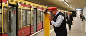 Nichts geht mehr im S-Bahntunnel zwischen Anhalter Bahnhof und Oranienburger Straße.