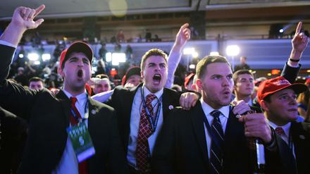 Zorniger Jubel. Junge Trump-Fans bei der Wahlparty der Demokraten in New York.