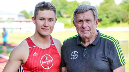 Behindertensportler Felix Streng und Trainer Karl-Heinz Düe.