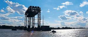 Seit der Brücken-Sprengung 1945 ist die Bahn-Strecke nach Usedom unterbrochen.