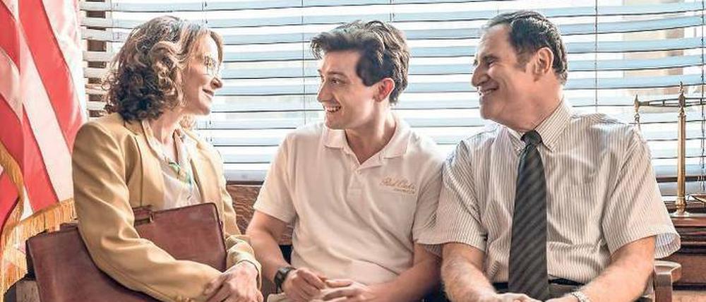 Von wegen Buchhalter. David (Craig Roberts, Mitte, mit Jennifer Grey und Richard Kind) möchte Regisseur werden.