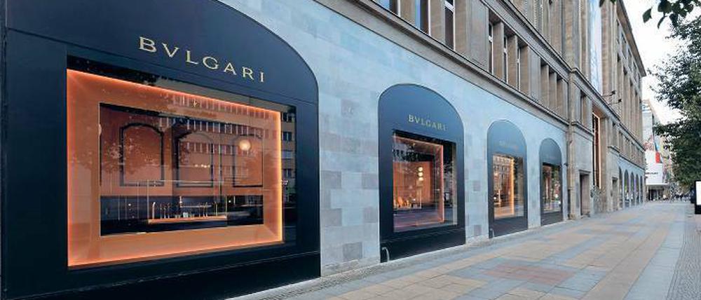 Neuer Glanz: Vor der Tür erinnern vergrößerte Schaufenster an die Anfänge des Kadewe.