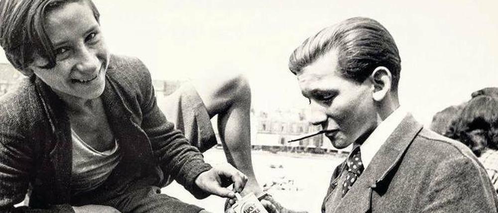 Szene vom Berliner Schwarzmarkt, 1945.