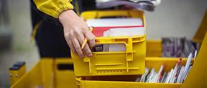 Es ist viel los bei der Post.