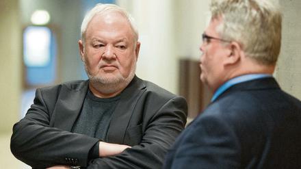  Ex-Hotelier Axel Hilpert (l) und sein Anwalt Matthias Schöneburg.
