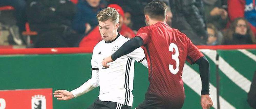 Mitchell Weiser ist bisher nur in der U 21 zum Einsatz gekommen - aber das muss für den Außenverteidiger von Hertha BSC nicht das Ende sein.