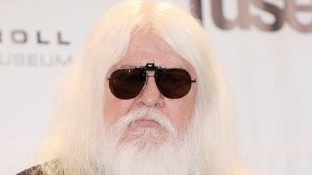 Bekannt für seine raue Art und seinen weißen Bart: Der US-amerikanische Sänger und Songwriter Leon Russell.