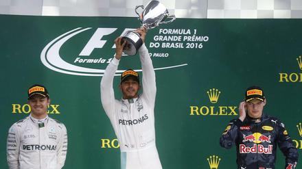 Nico Rosberg (l.), Lewis Hamilton (M.), Max Verstappen (r.).