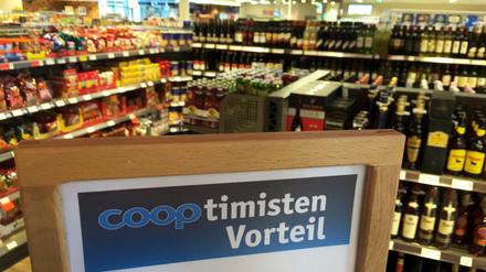 Ein Display der Coop eG in Oldenburg (Schleswig-Holstein) in einem Sky-Verbrauchermarkt.