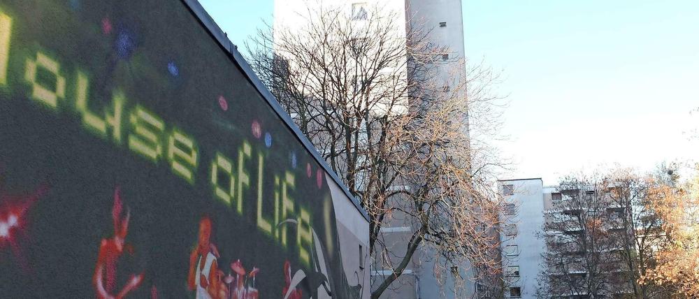 Pflegezentrum und Flüchtlingsheim. Der Gebäudekomplex Blücherstraße 26 soll erweitert werden. Fünf Neubauten sind geplant, unter anderem für betreutes Wohnen. Doch die Anwohner sind skeptisch.