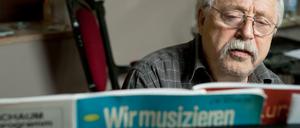 Singt immer weiter. Wolf Biermann in seinem Haus in Hamburg.