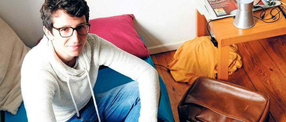 Spartanisch. Tagesspiegel-Autor Felix Hackenbruch, 24 Jahre, lebt seit einem Jahr aus Koffern.