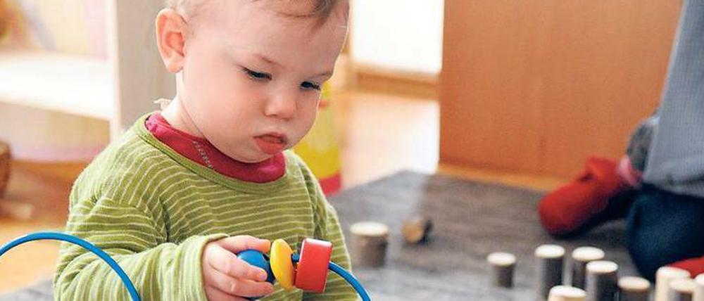 Spielerisch. Möglichst viele Kinder sollen schon mit einem Jahr in die Kita – die Aufnahme wird einfacher.
