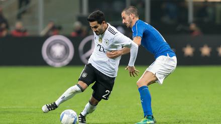 Länderspiel 20 mit 26. Ilkay Gündogan (links, dem Italiener Leonardo Bonucci).