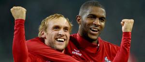 Torschützen unter sich. Kölns Marcel Risse (l) jubelt mit Kölns Anthony Modeste über seinen Treffer zum 2:1.