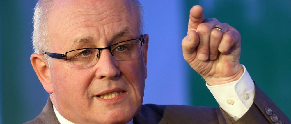 Will Facebook und Co. in die Pflicht nehmen: Volker Kauder (CDU) 