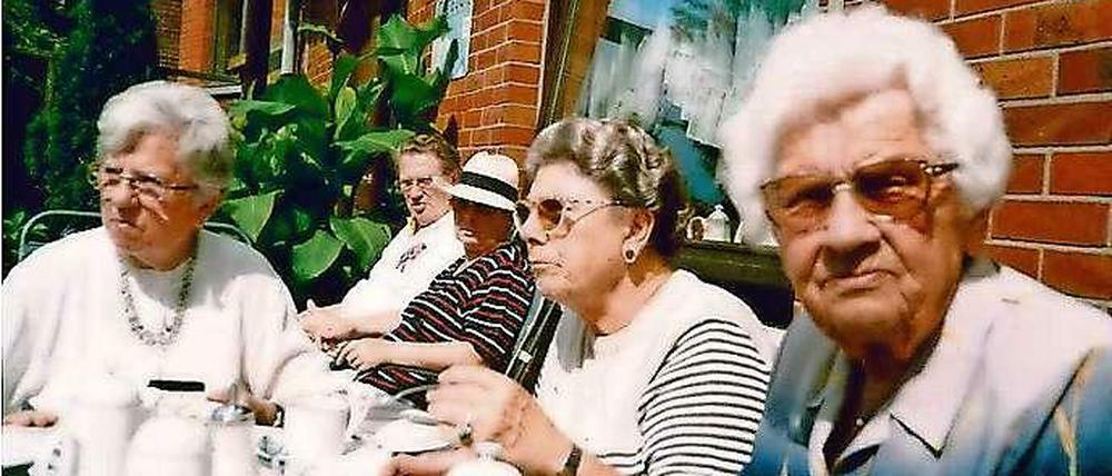 Erste Generation. Noch in den 1990ern traf sich einmal in der Woche eine "Berliner Runde" in Bad Eilsen.