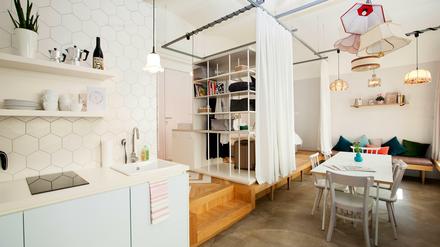 Servus in a new kind of hotel. "Die Lampenschirmmacherin" am Karmelitermarkt, dem einstigen jüdischen Viertel im 2. Bezirk.