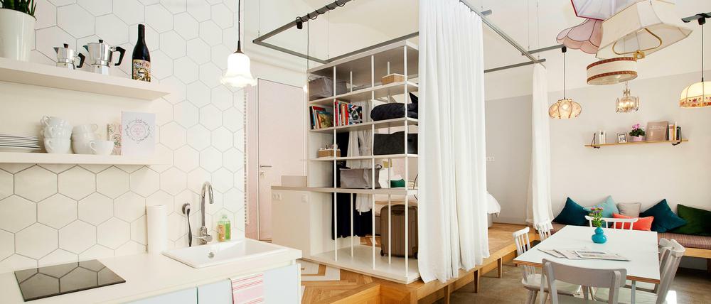 Servus in a new kind of hotel. "Die Lampenschirmmacherin" am Karmelitermarkt, dem einstigen jüdischen Viertel im 2. Bezirk.