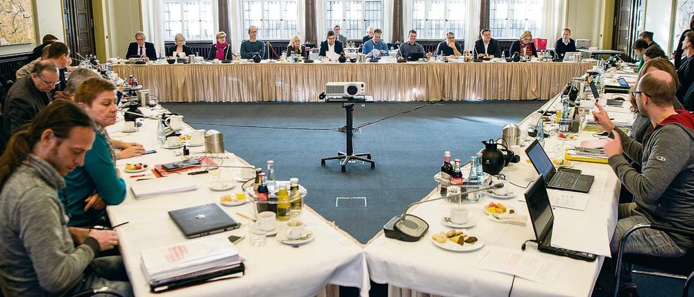 Die neue Regierungsmannschaft wird rund die Hälfte der Staatssekretärsposten neu besetzen.