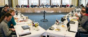 Die neue Regierungsmannschaft wird rund die Hälfte der Staatssekretärsposten neu besetzen. 