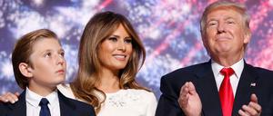 Donald Trump (rechts) mit Frau Melania und Sohn Barron